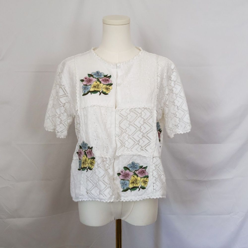 Vintage Tantrums lace-block eyelet embroidered floral pansy top - 12